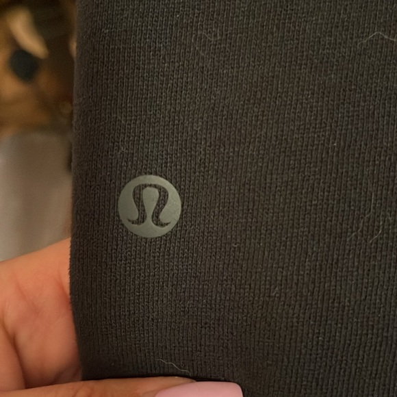 Lululemon scuba joggers wore a few times - Picture 3 of 5